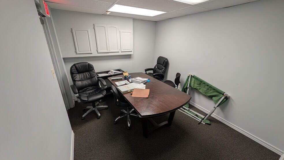 More Photos Of 236 W Edison Rd, Mishawaka Freestanding For Lease