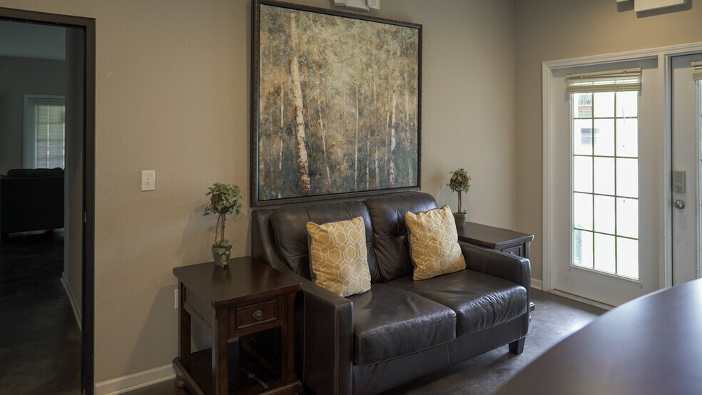 More Photos Of 2500 Ridgeland Cir, Pocahontas Apartments For Sale