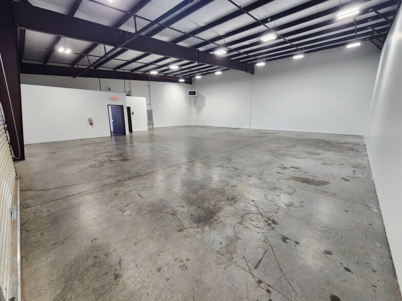 More Photos Of 9144 E Florentine Rd, Prescott Valley Light Distribution For Lease