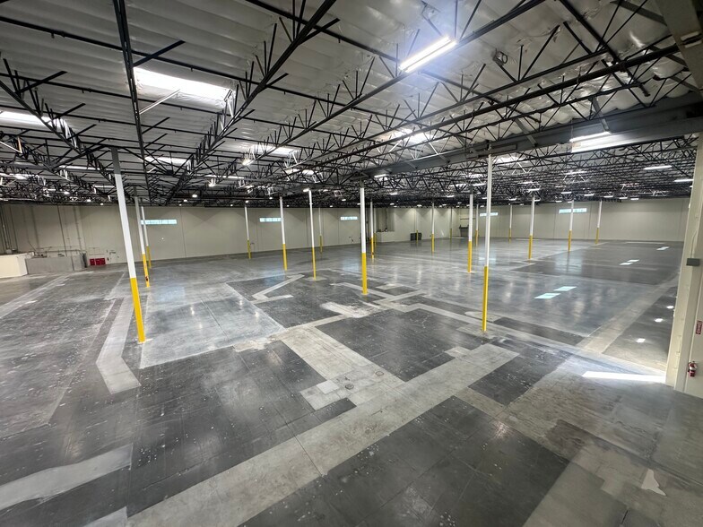 More Photos Of 126 E Oris St, Compton Distribution For Lease