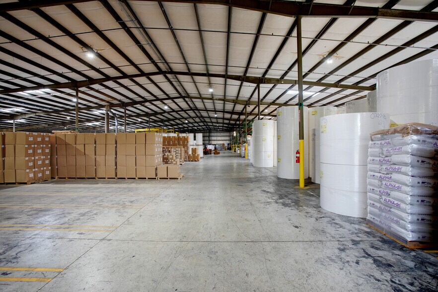 More Photos Of 112 Tennessee Blvd, Watertown Manufacturing For Sale