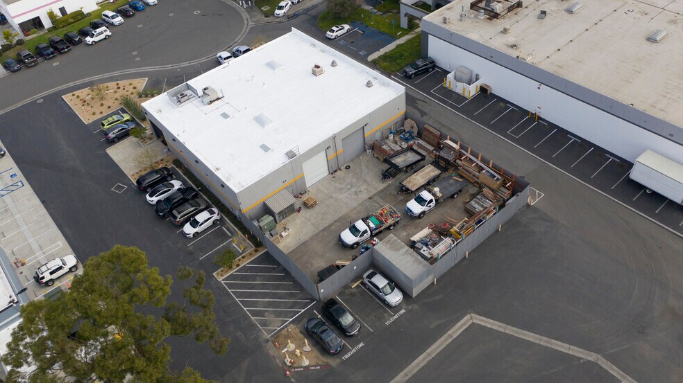 More Photos Of 3122 W Adams St, Santa Ana Warehouse For Lease