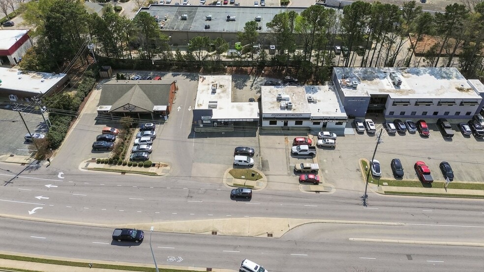 More Photos Of 113 SW Maynard Rd, Cary Freestanding For Lease