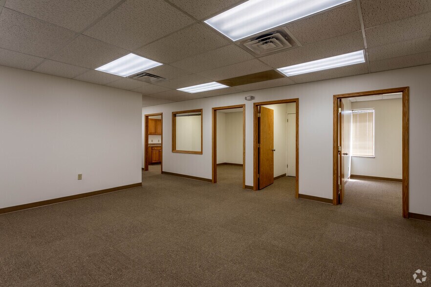 More Photos Of 6161 Busch Blvd, Columbus Office For Lease