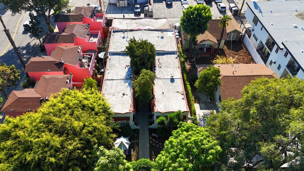 More Photos Of 7506 Norton Ave, West Hollywood Apartments For Sale