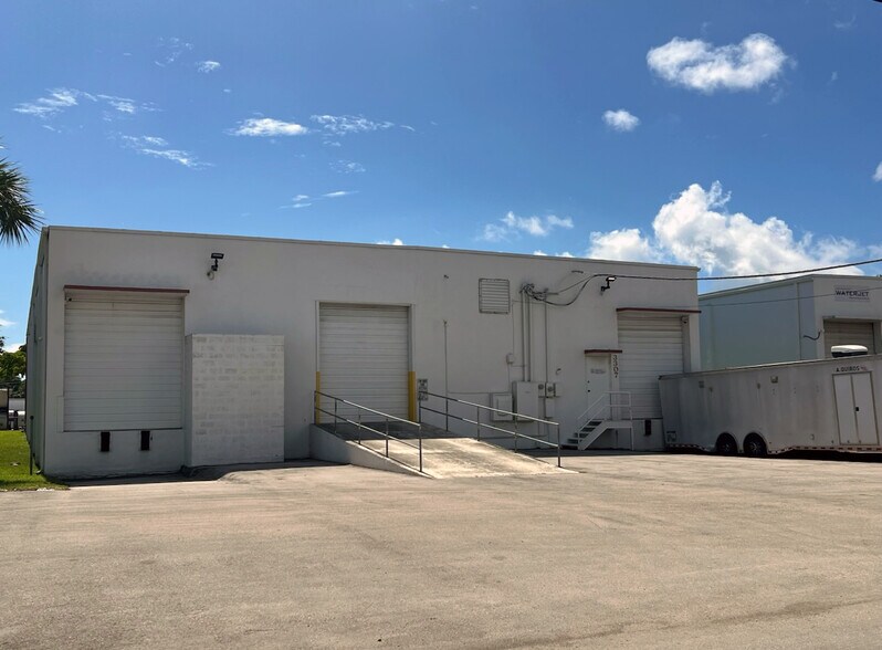 More Photos Of 3305-3307 SW 11th Ave, Fort Lauderdale Warehouse For Lease