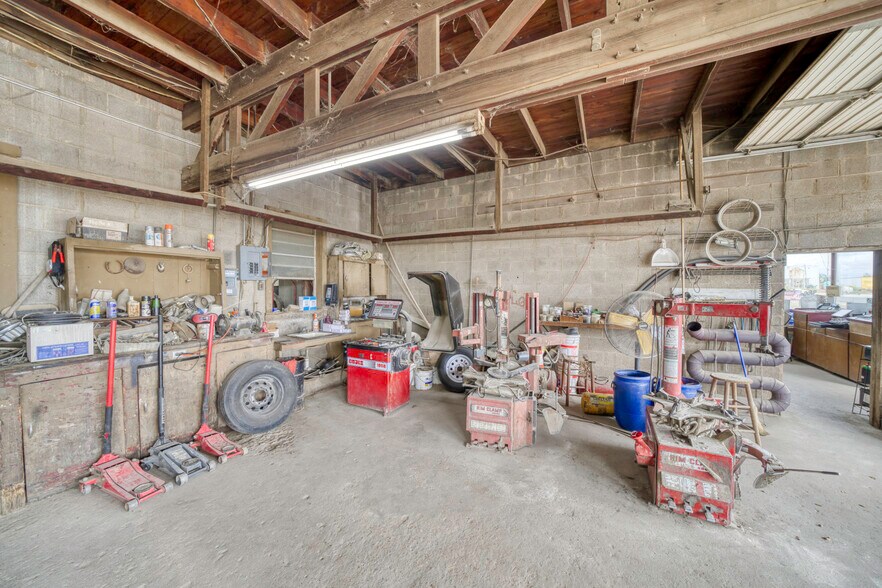 More Photos Of 102 Highway 39 S, Normangee Specialty For Sale