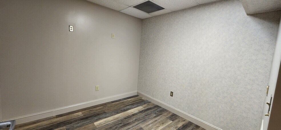 More Photos Of 200 Arh Ln, Low Moor Hospital For Sale