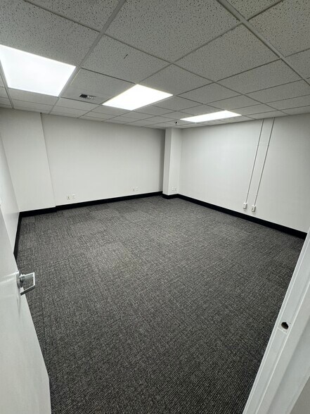 More Photos Of 3077 20th St E, Fife Warehouse For Lease