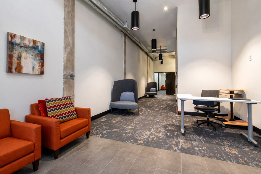 More Photos Of 642 Washington St, San Francisco Storefront Retail Residential For Lease