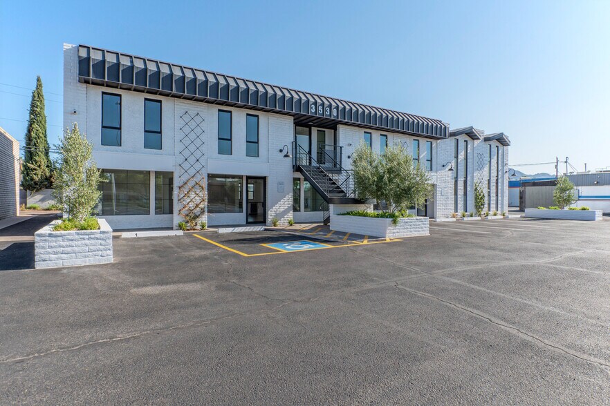 More Photos Of 3530 E Indian School Rd, Phoenix Office For Lease
