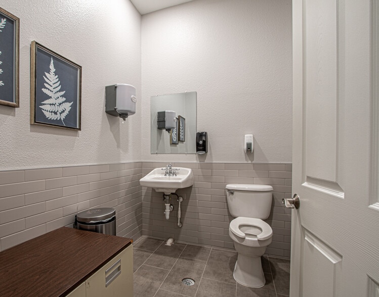 More Photos Of 2250 Pool Rd, Grapevine Office Residential For Sale