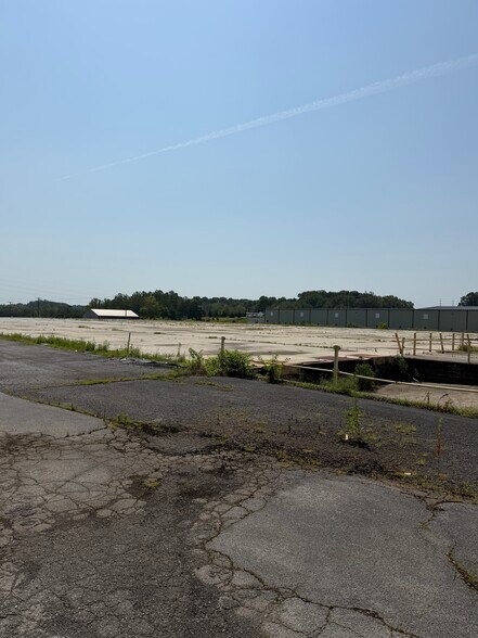 More Photos Of 835 Bill Jones Industrial Dr, Springfield Land For Sale