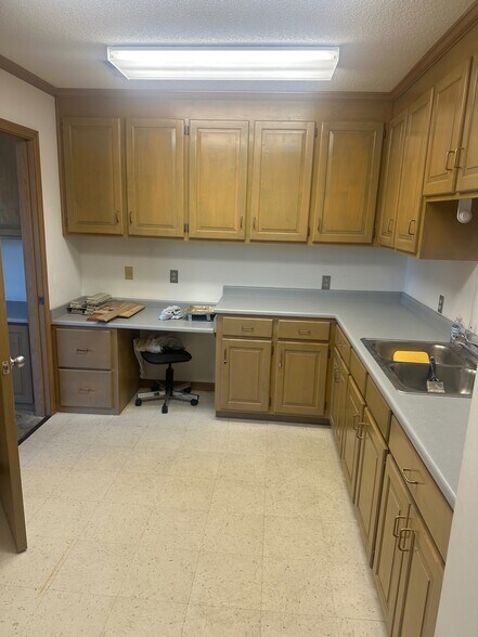 More Photos Of 4200 E North St, Greenville Office For Lease
