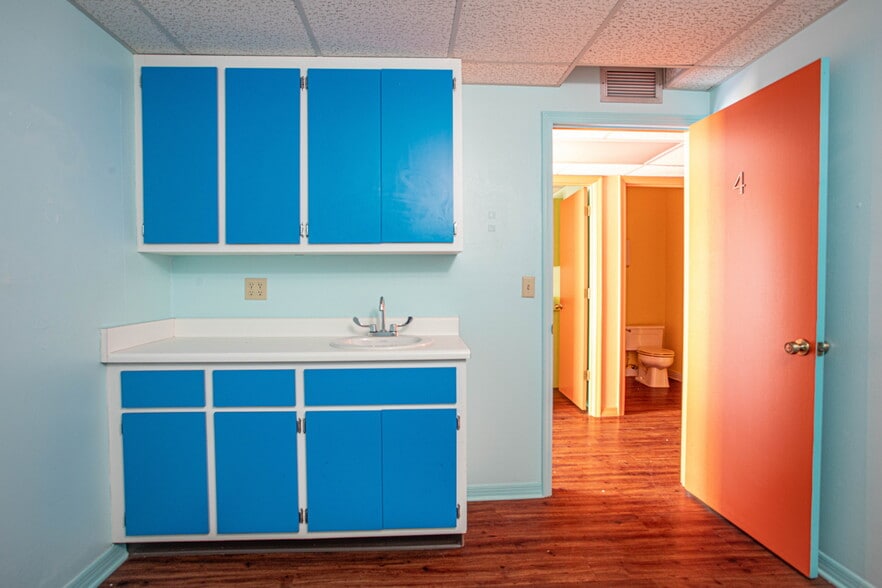 More Photos Of 7109 NW 11th Pl, Gainesville Medical For Sale