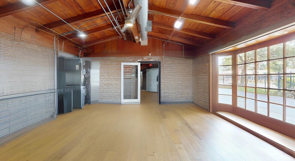 More Photos Of 3508 S Manhattan Ave, Tampa Health Club For Sale