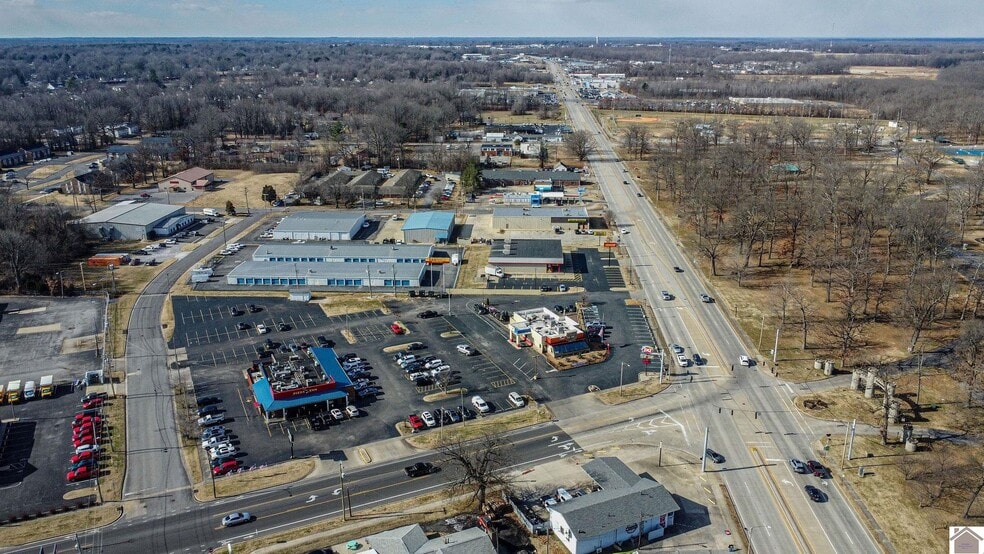 More Photos Of 2828 Park Ave, Paducah Freestanding For Lease