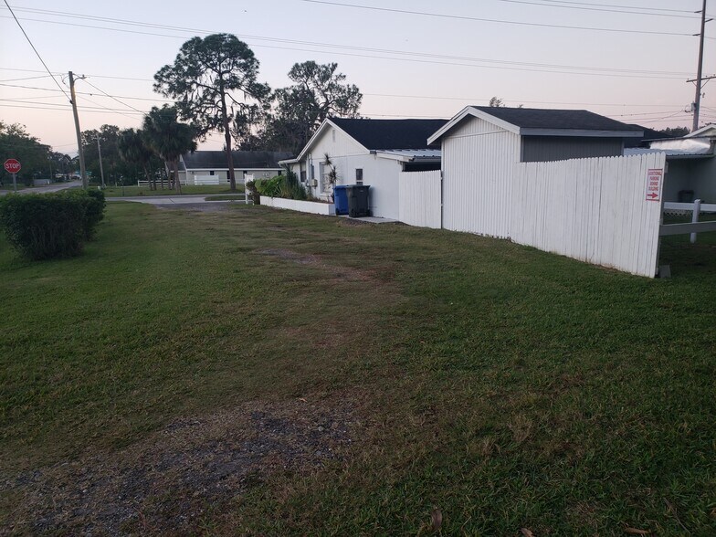 More Photos Of 201 W Shell Point Rd, Ruskin Office For Sale