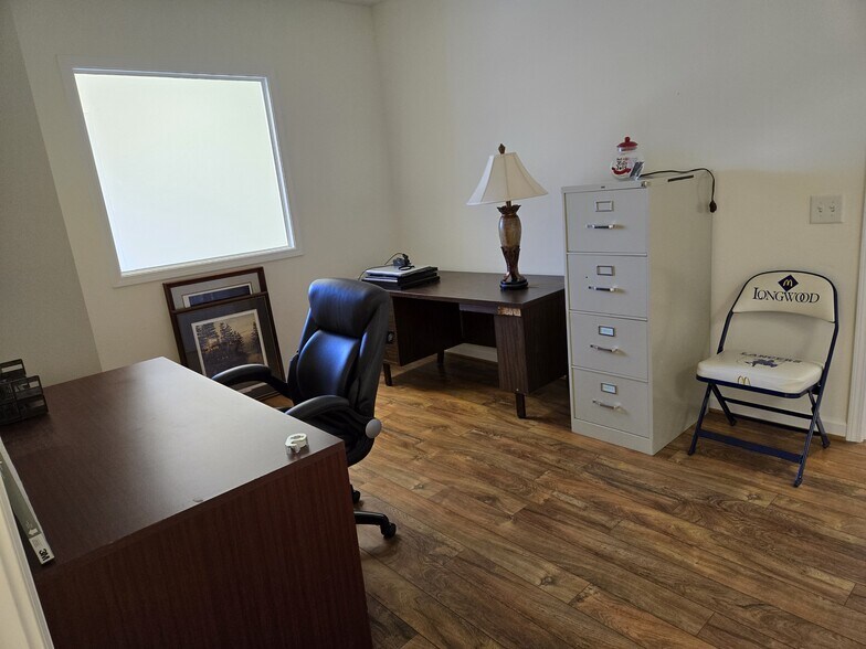 More Photos Of 106 N Bridge St, Farmville Medical For Sale