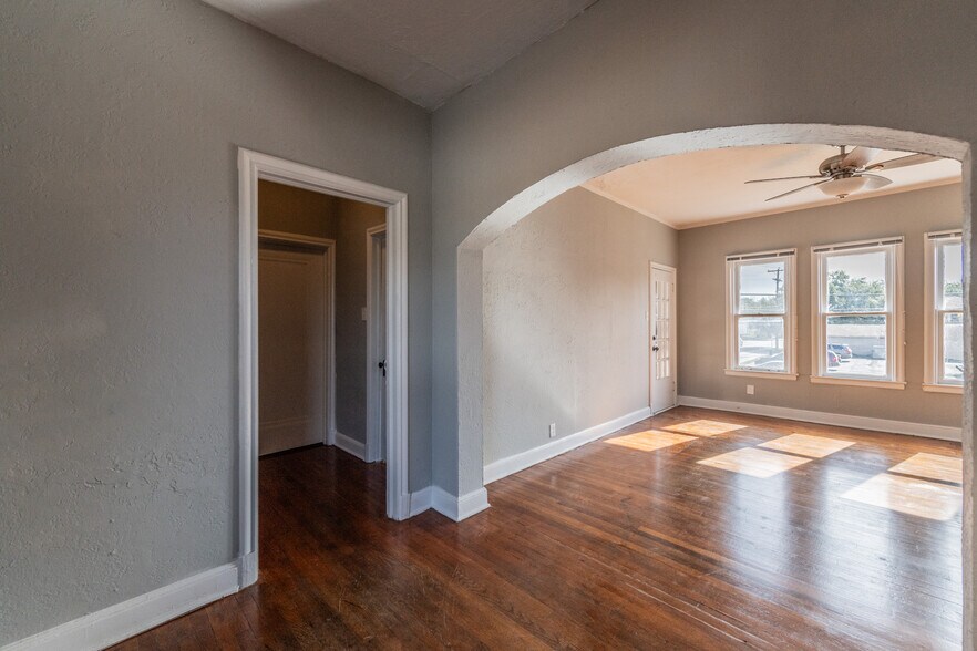 More Photos Of 403 W Hollywood Ave, San Antonio Apartments For Sale
