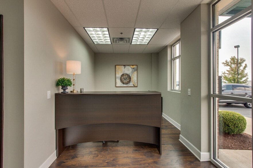 More Photos Of 212 Overlook Cir, Brentwood Office For Sale