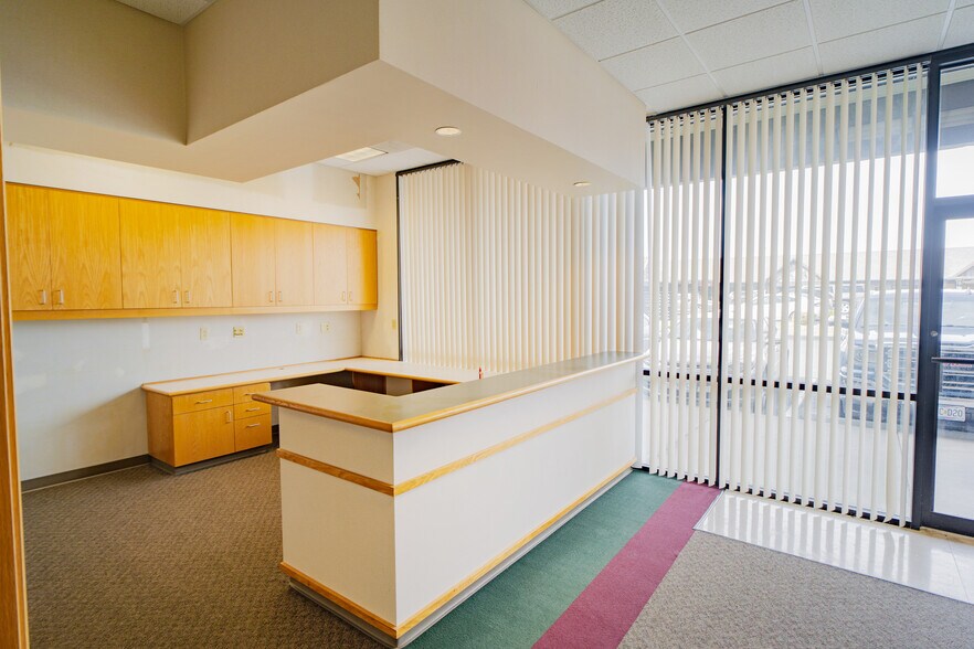 More Photos Of 1730 E Republic Rd, Springfield Unknown For Lease