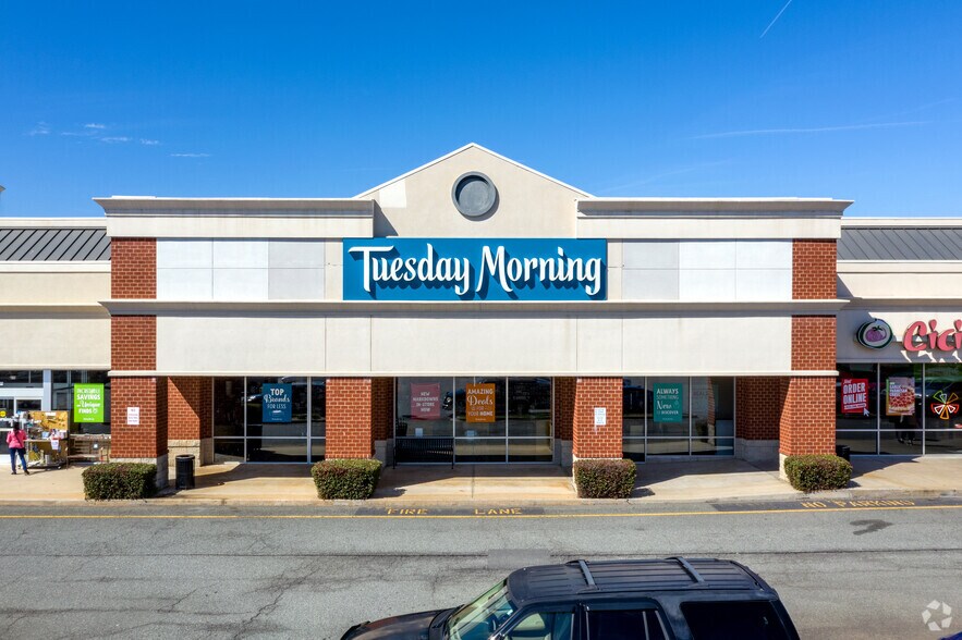 More Photos Of 168 Norman Station Blvd, Mooresville General Retail For Lease