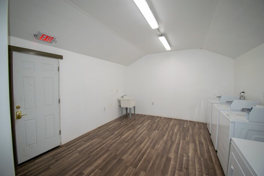 More Photos Of 220 Camp St, Mentone Trailer Camper Park For Sale