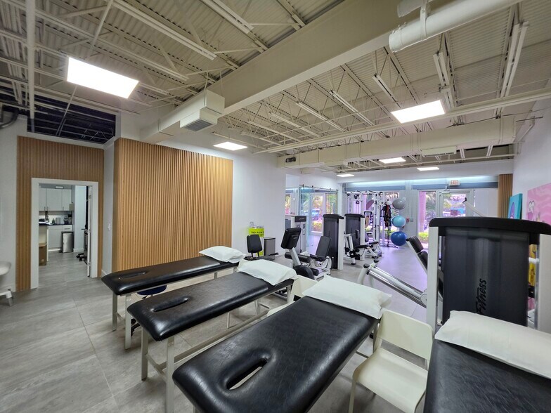 More Photos Of 7950 NW 53rd St, Doral Medical For Lease