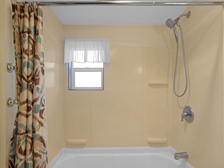 More Photos Of 609 E 1st Ave, Odessa Hospitality For Sale