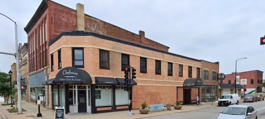 Primary Photo Of 307 N Broadway, Green Bay Restaurant For Sale