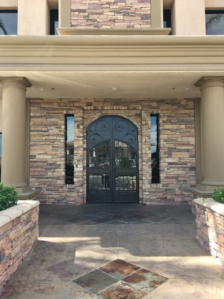 More Photos Of 2575 Montessouri St, Las Vegas Loft Creative Space For Lease