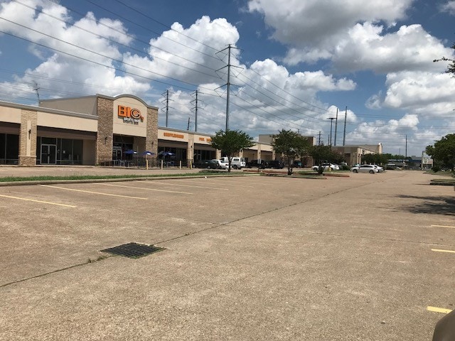More Photos Of 6100-6198 Wilcrest Dr, Houston Unknown For Lease