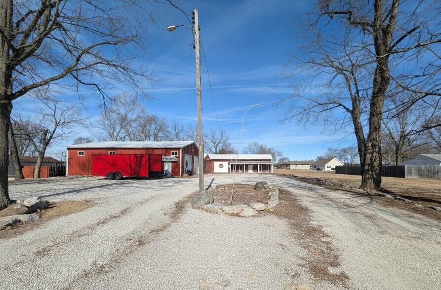 More Photos Of 9815 W US Highway 150, Edwards Industrial For Sale