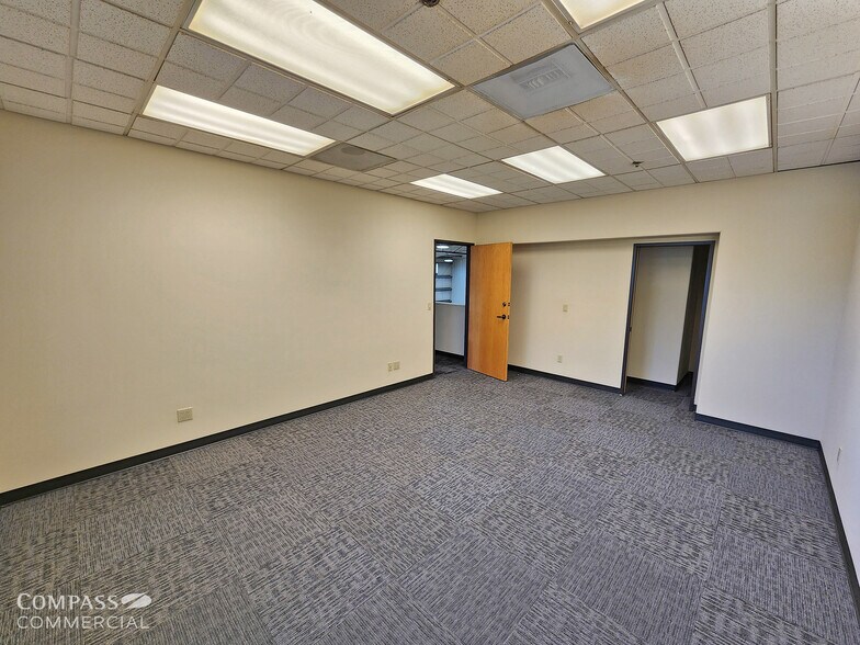 More Photos Of 63360 Powell Butte Hwy, Bend Warehouse For Lease