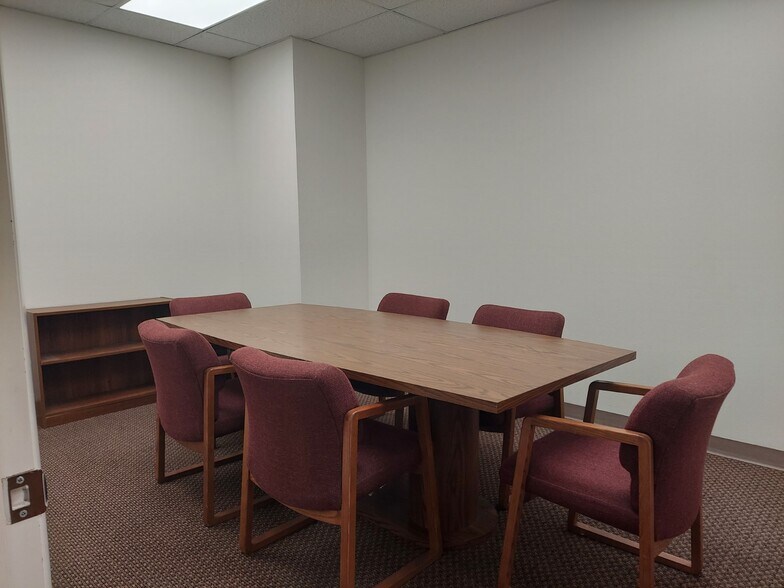 More Photos Of 330 Mears Blvd, Oldsmar Warehouse For Sale