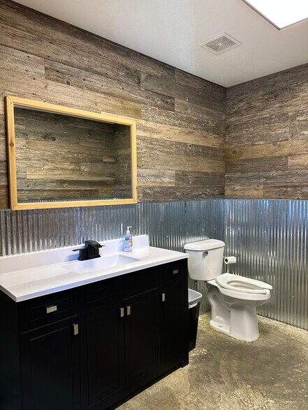 More Photos Of 2213 229th Pl, Ames Office For Lease