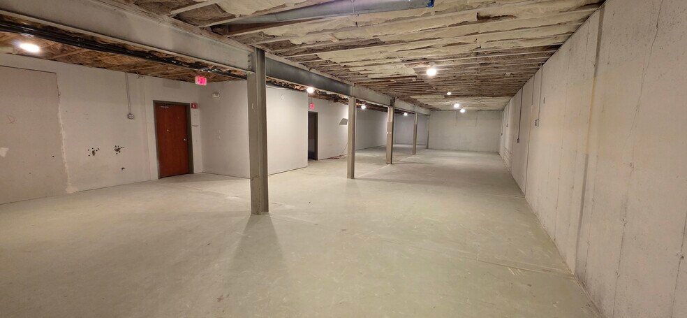More Photos Of 4300-4356 E Grand River Ave, Howell Office For Sale