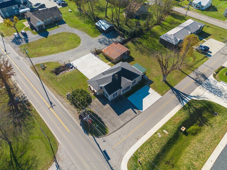 More Photos Of 308 N Main St, Ashland City Office For Sale