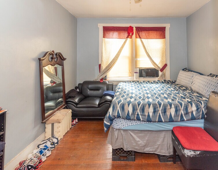 More Photos Of 3210-3212 Walbrook Ave, Baltimore Apartments For Sale