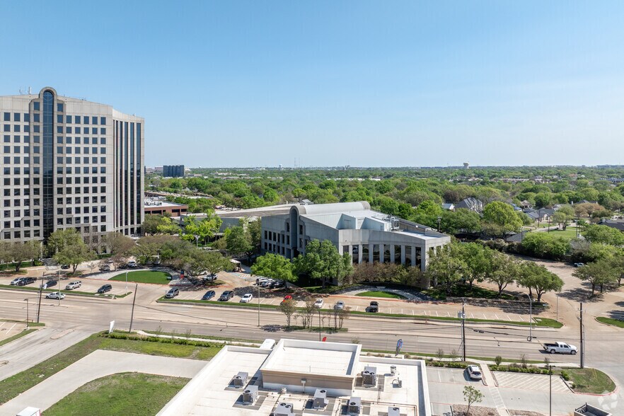 More Photos Of 17300 Preston Rd, Dallas Medical For Sale
