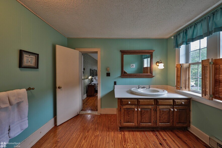 More Photos Of 2468 Route 390, Canadensis Hospitality For Sale