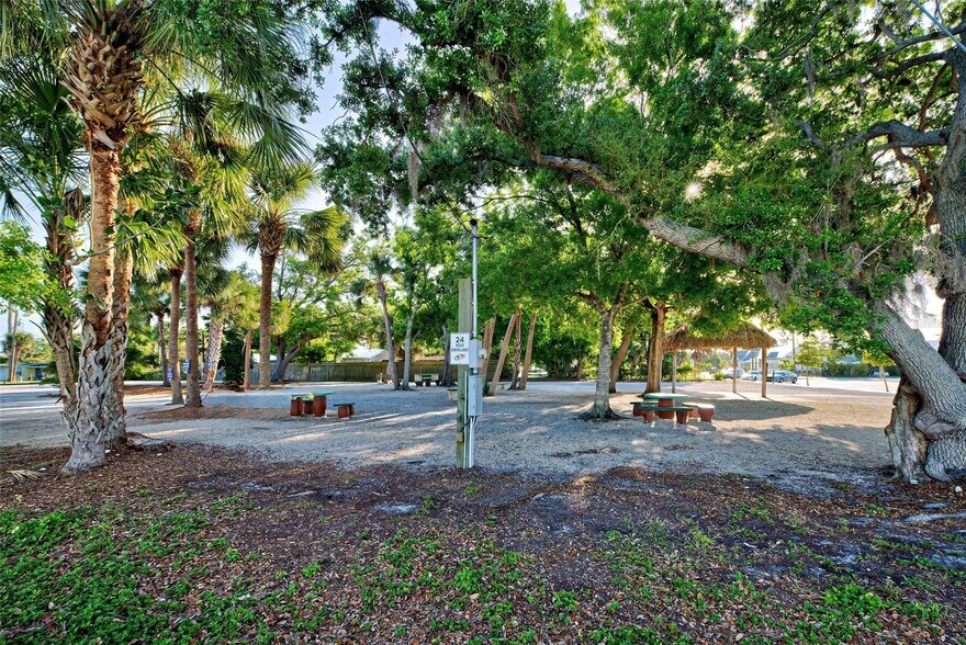 More Photos Of 348 W Dearborn St, Englewood Land For Sale