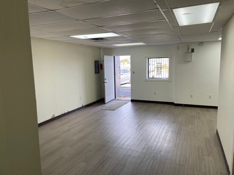 More Photos Of 755 N Burleson Blvd, Burleson Industrial For Lease
