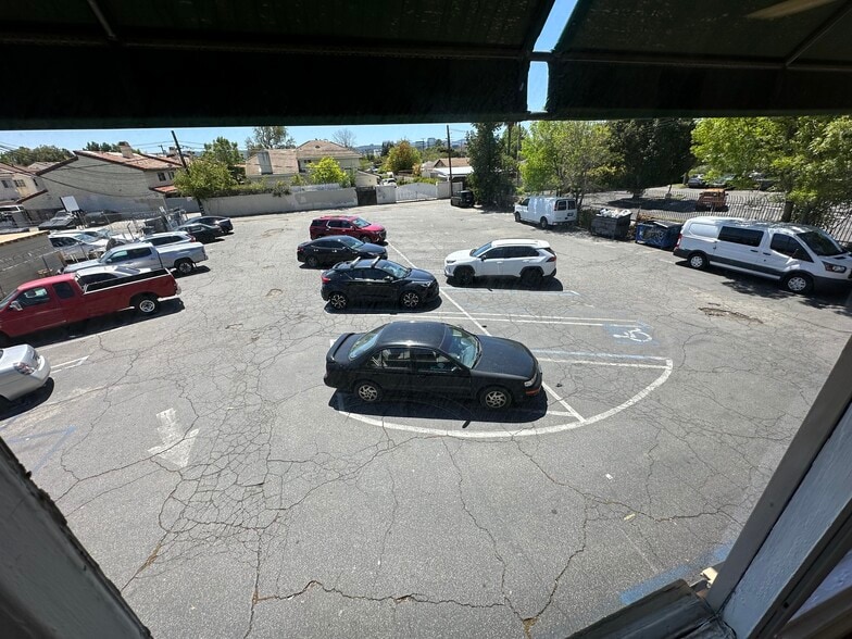 More Photos Of 21044 Sherman Way, Canoga Park Office For Lease