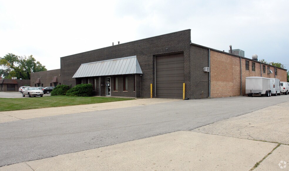 Primary Photo Of 952-970 Seton Ct, Wheeling Warehouse For Lease
