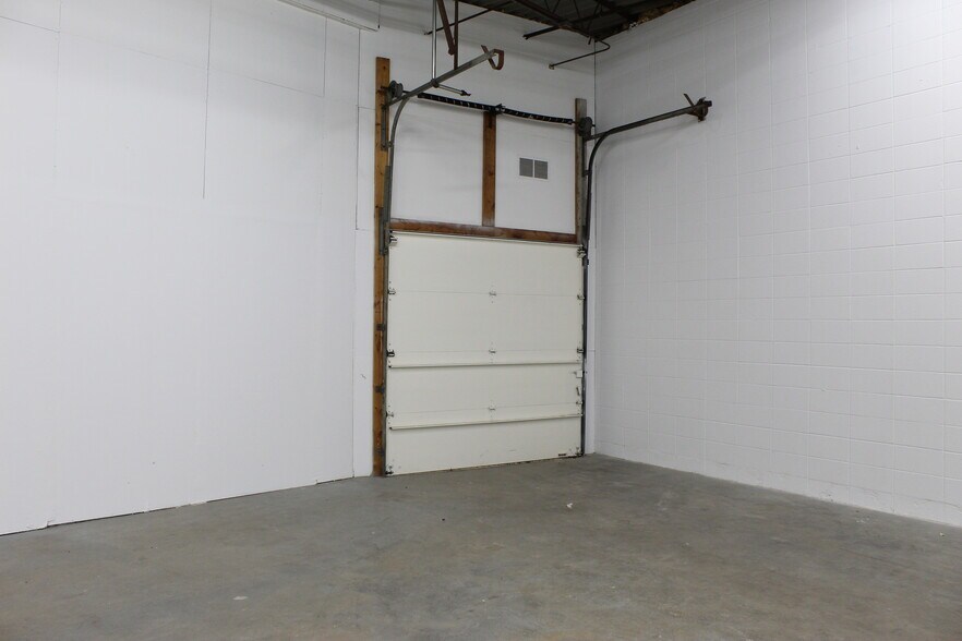 More Photos Of 7115-7149 Shady Oak Rd, Eden Prairie Light Manufacturing For Lease