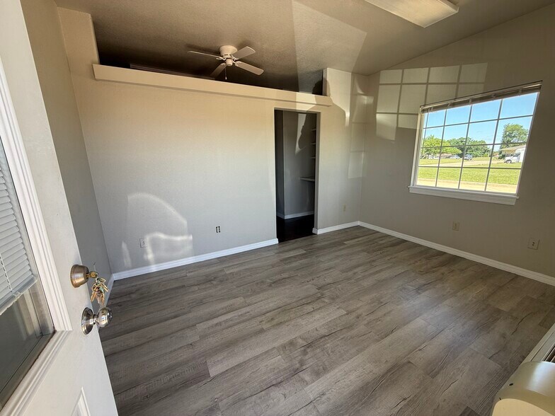 More Photos Of 5204 Jacquelyn Ln, Bartlesville Office For Lease