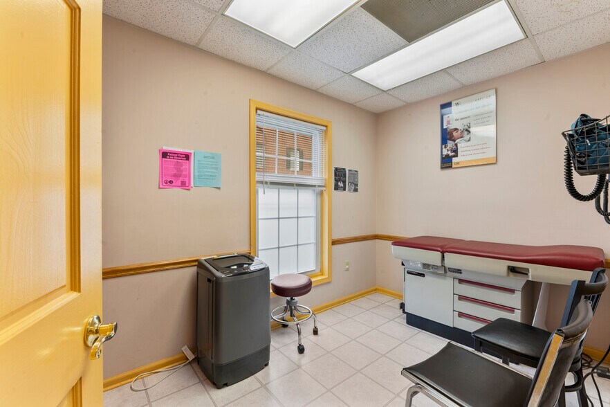 More Photos Of 7 Auer Ct, East Brunswick Office For Sale