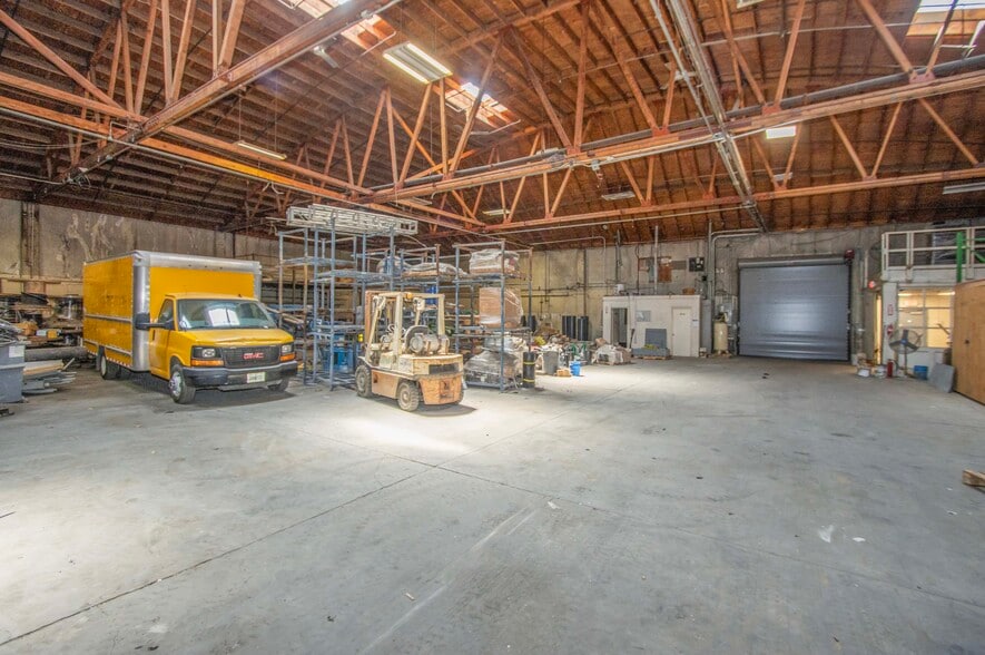 More Photos Of 1400 Carroll Ave, San Francisco Warehouse For Sale